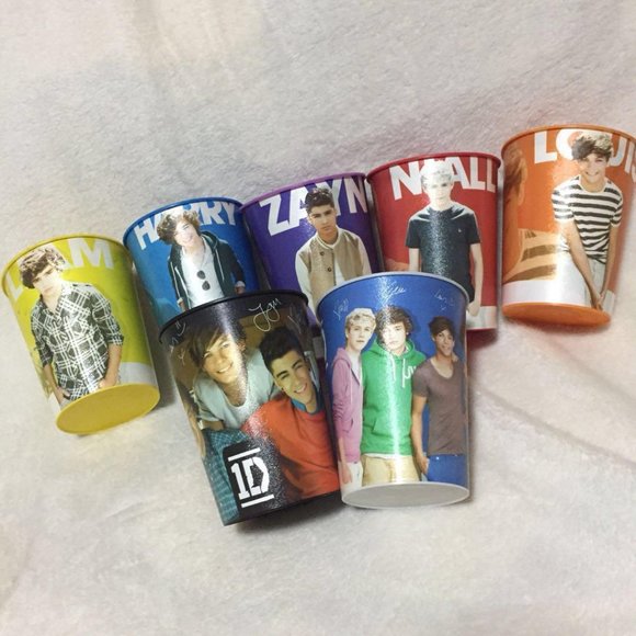 (ISO) one direction cups - Picture 1 of 2